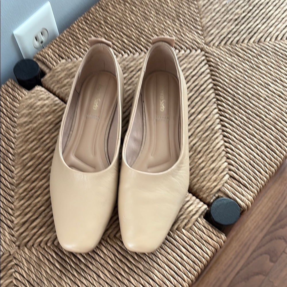 Elegant Beige Women's Flats